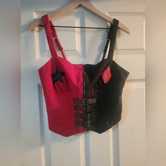 Harley Quinn top from Hot Topic, Size M - Picture 2 of 5